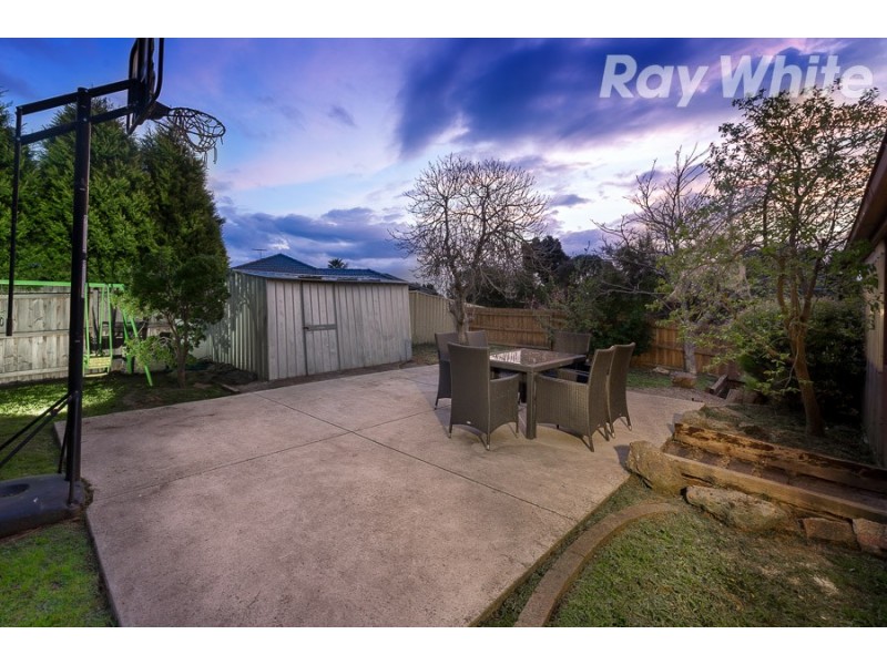 40 McLaughlin Crescent, Mill Park VIC 3082