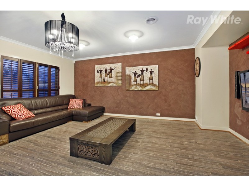 81 Hawkstowe Parade, South Morang VIC 3752