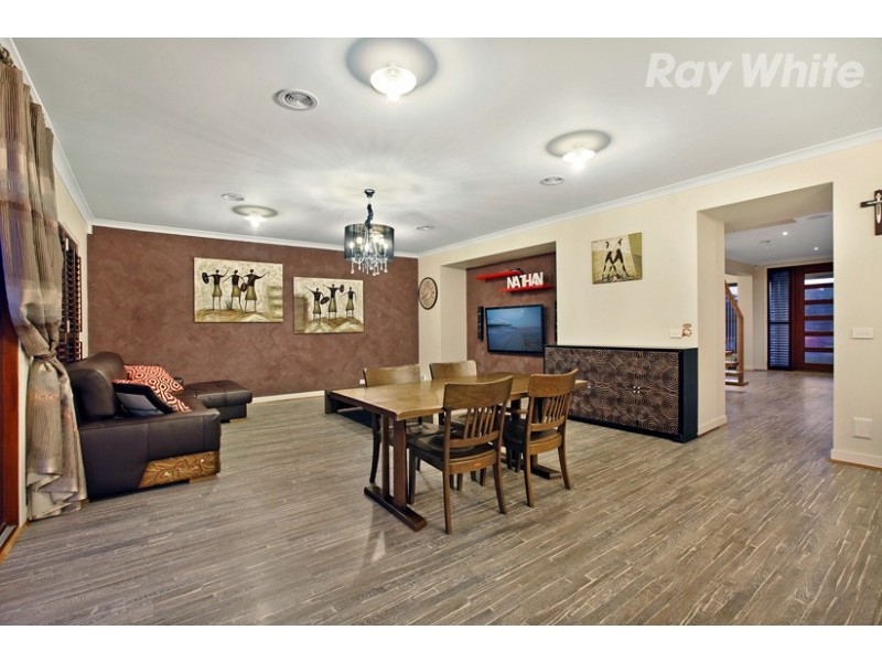 81 Hawkstowe Parade, South Morang VIC 3752