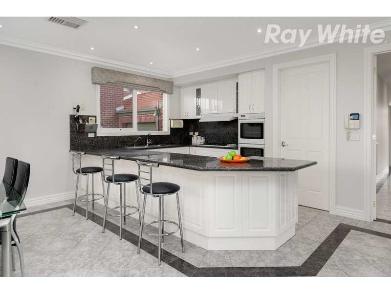 14 Oakden Drive, Bundoora VIC 3083