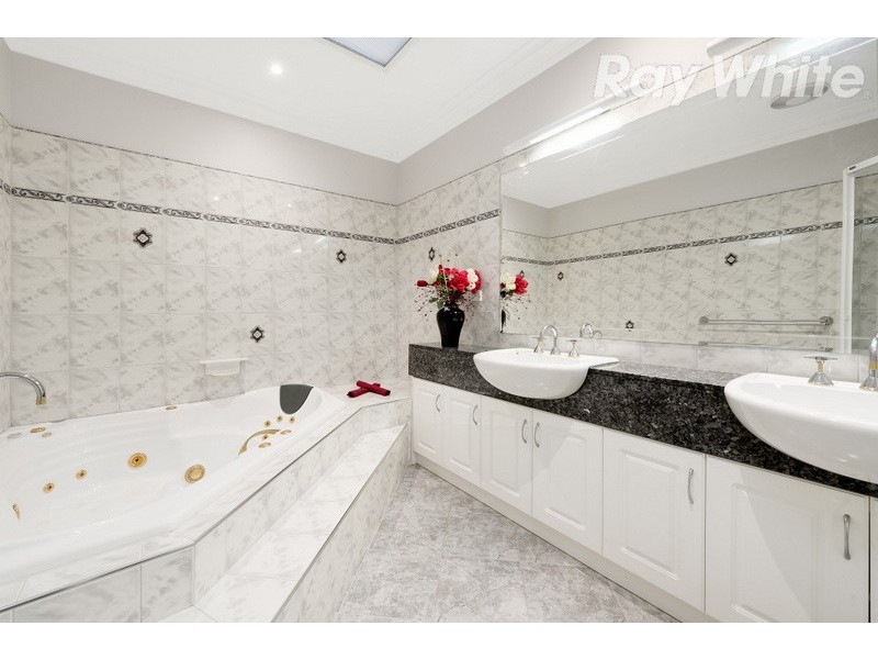 14 Oakden Drive, Bundoora VIC 3083