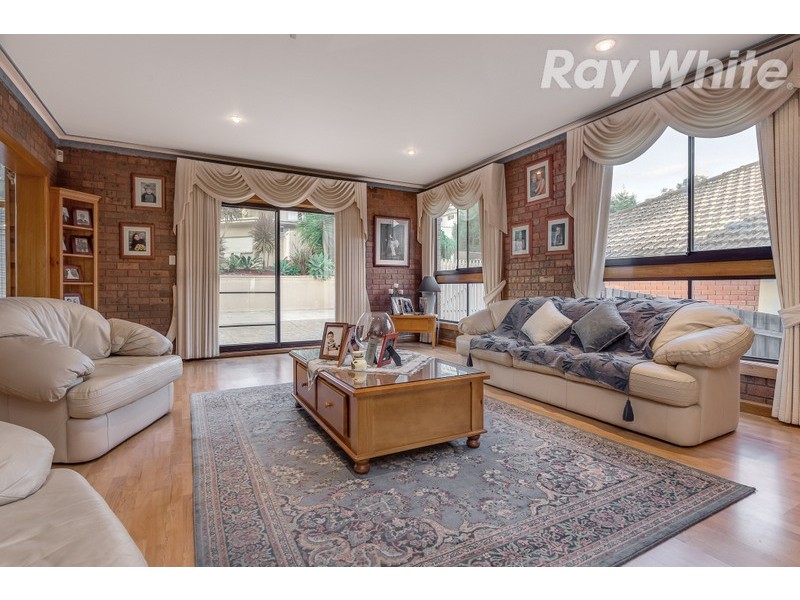 27 Highview Crescent, Macleod VIC 3085