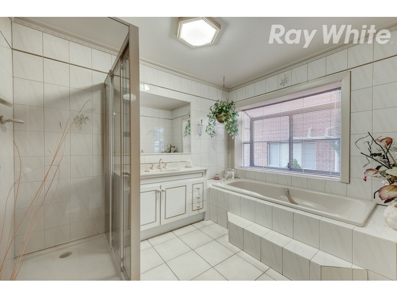 27 Highview Crescent, Macleod VIC 3085