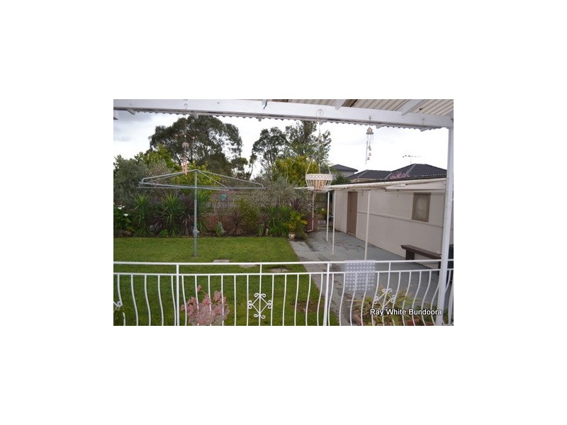 8 Jinghi Road, Reservoir VIC 3073