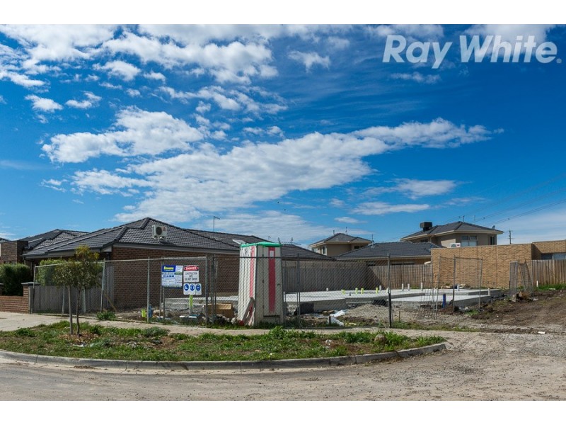 1 and 2/31 Lydgate Terrace, Epping VIC 3076