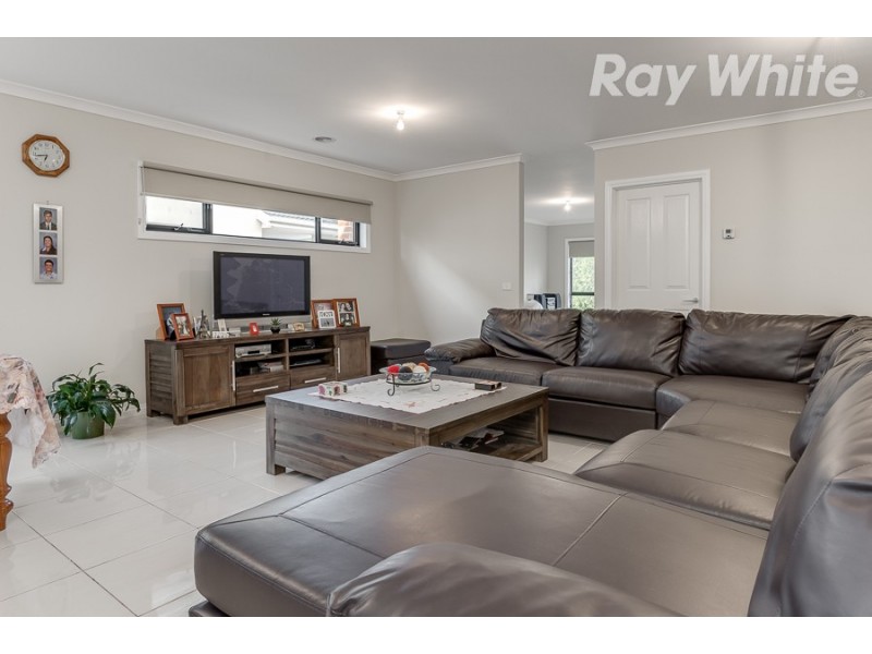 194 Blossom Park Drive, Mill Park VIC 3082
