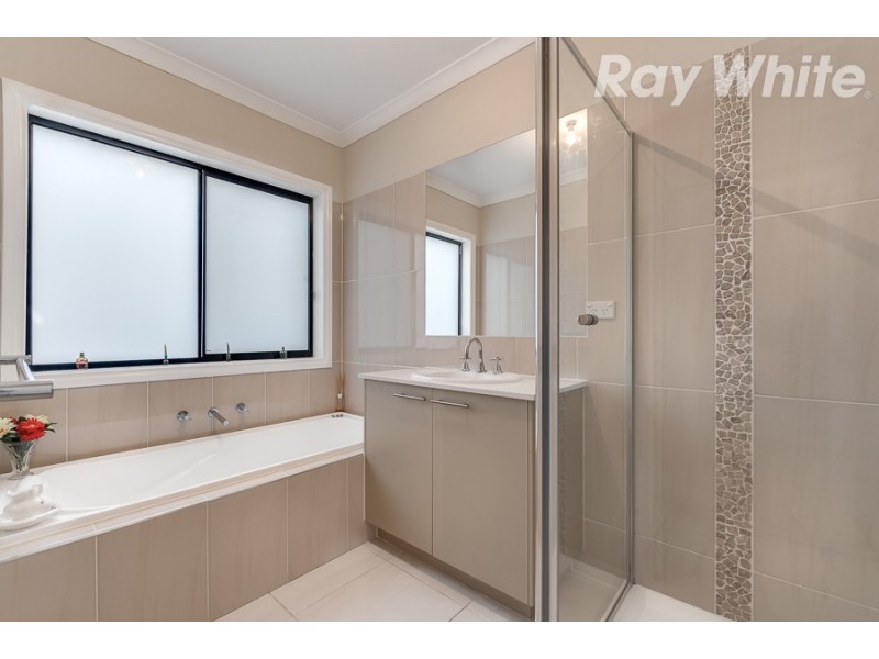 194 Blossom Park Drive, Mill Park VIC 3082