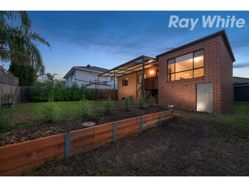194 Blossom Park Drive, Mill Park VIC 3082