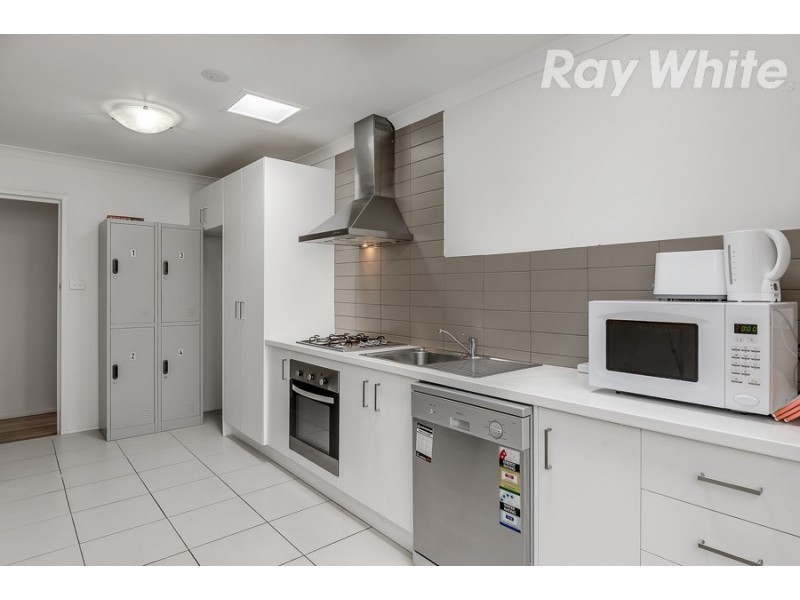 1 and 3/11 Mansfield Court, Bundoora VIC 3083