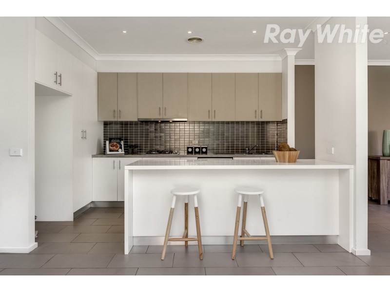 8 Shine Walk, Epping VIC 3076