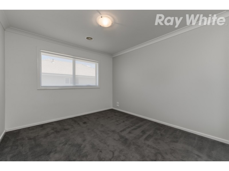 8 Shine Walk, Epping VIC 3076