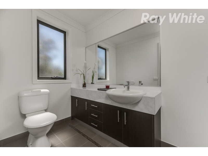 8 Shine Walk, Epping VIC 3076