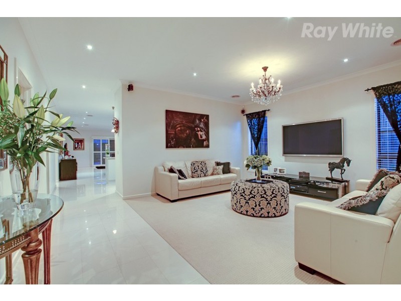 52 Grange Drive, South Morang VIC 3752