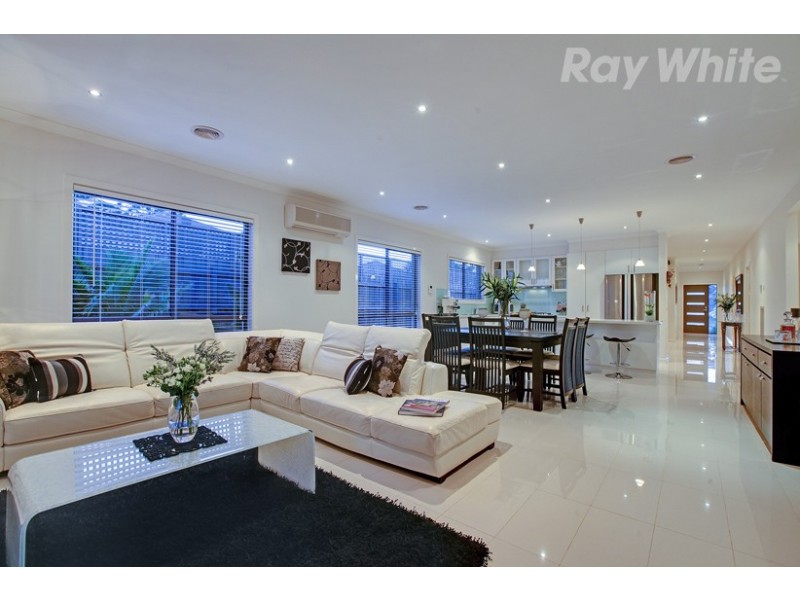 52 Grange Drive, South Morang VIC 3752