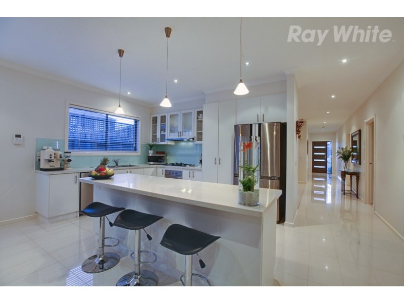 52 Grange Drive, South Morang VIC 3752