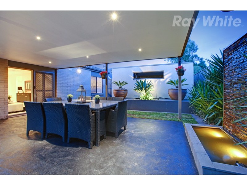 52 Grange Drive, South Morang VIC 3752