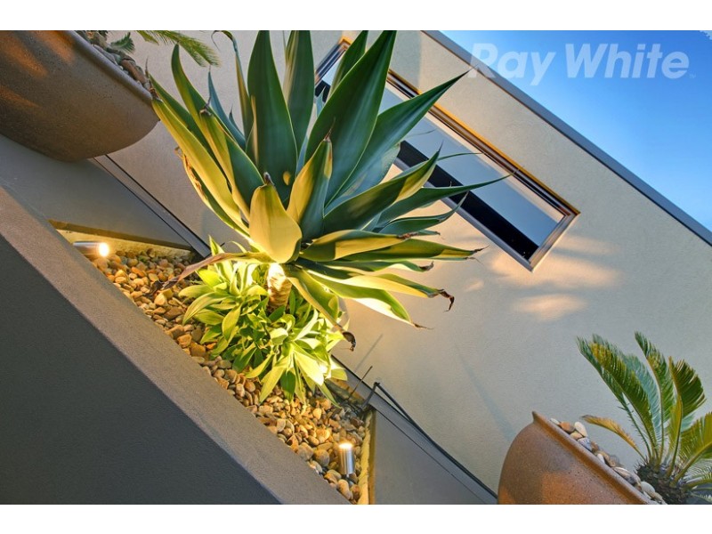 52 Grange Drive, South Morang VIC 3752