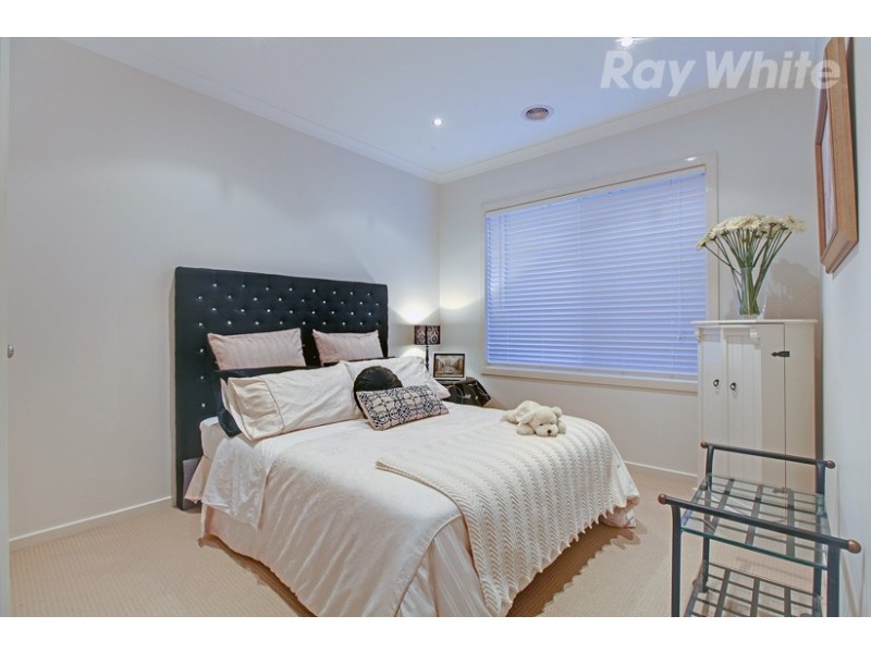 52 Grange Drive, South Morang VIC 3752