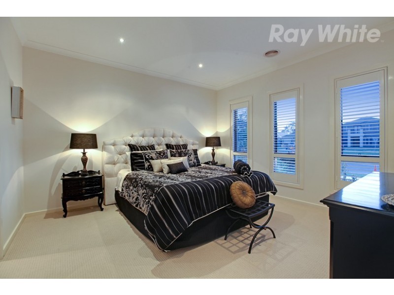 52 Grange Drive, South Morang VIC 3752