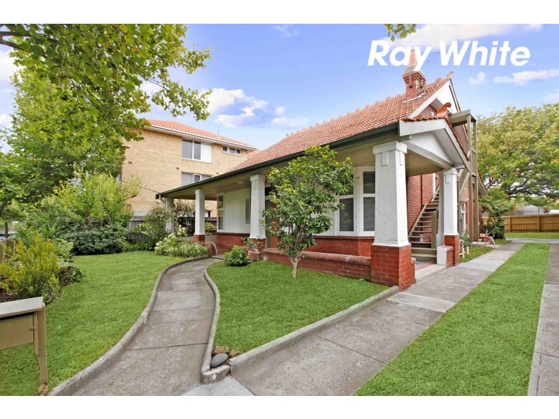 24 Beach Avenue, Elwood VIC 3184