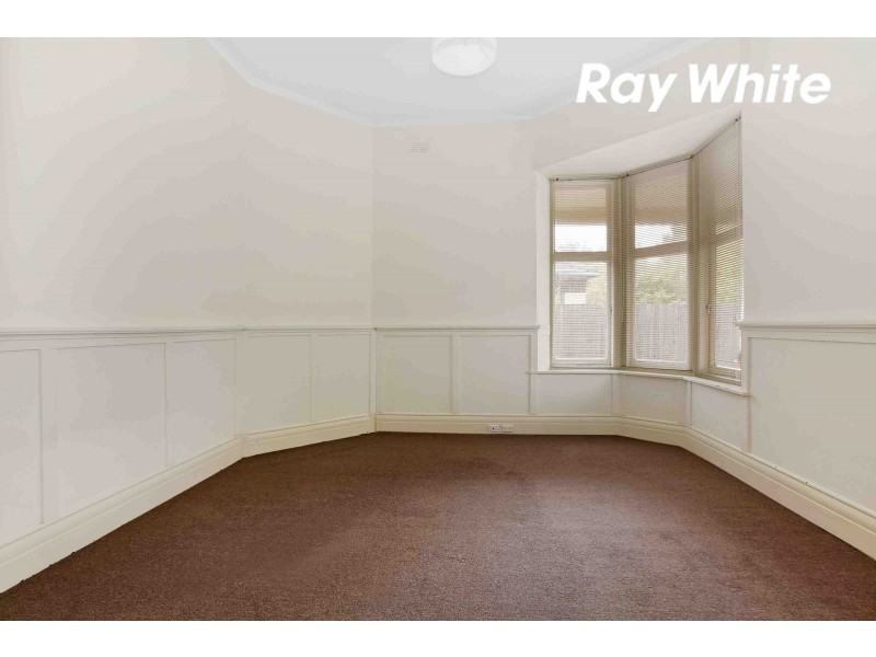 24 Beach Avenue, Elwood VIC 3184