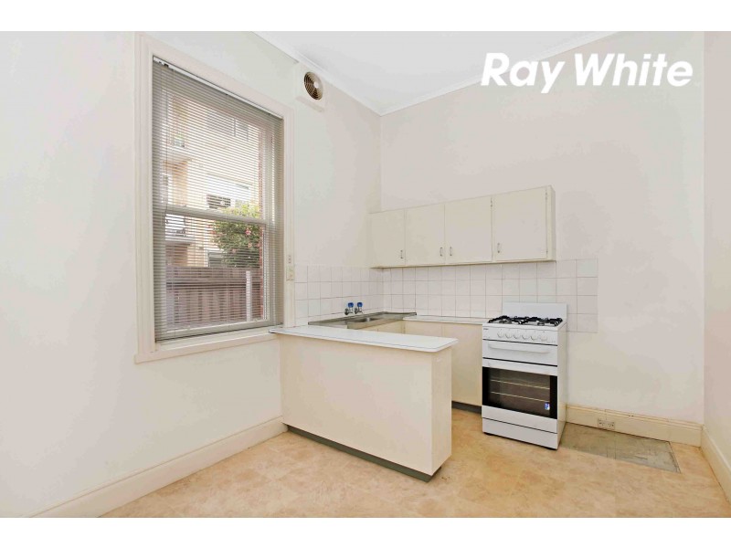 24 Beach Avenue, Elwood VIC 3184