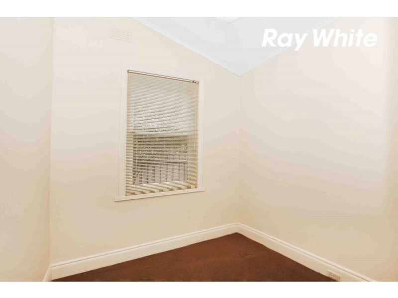 24 Beach Avenue, Elwood VIC 3184