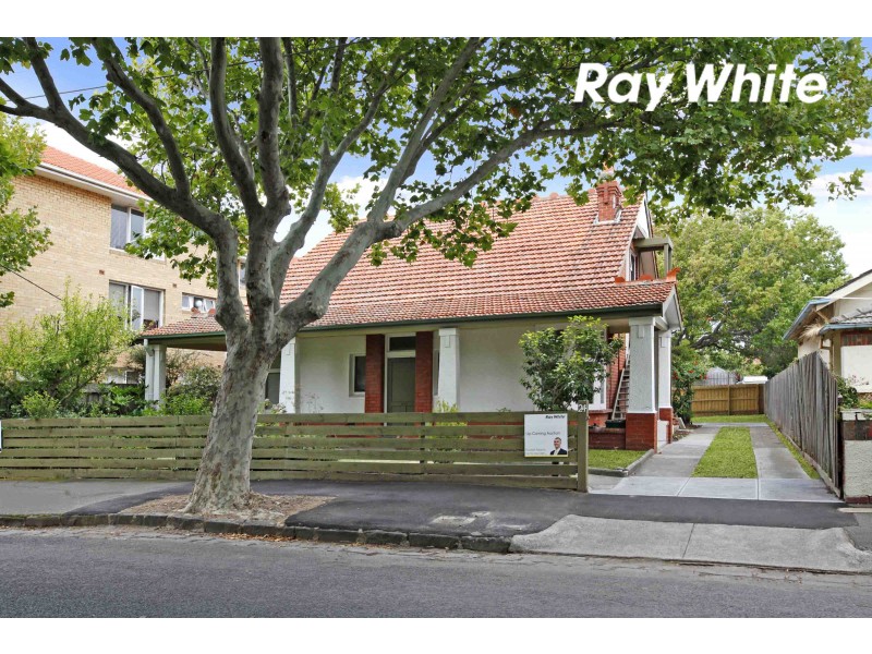 24 Beach Avenue, Elwood VIC 3184