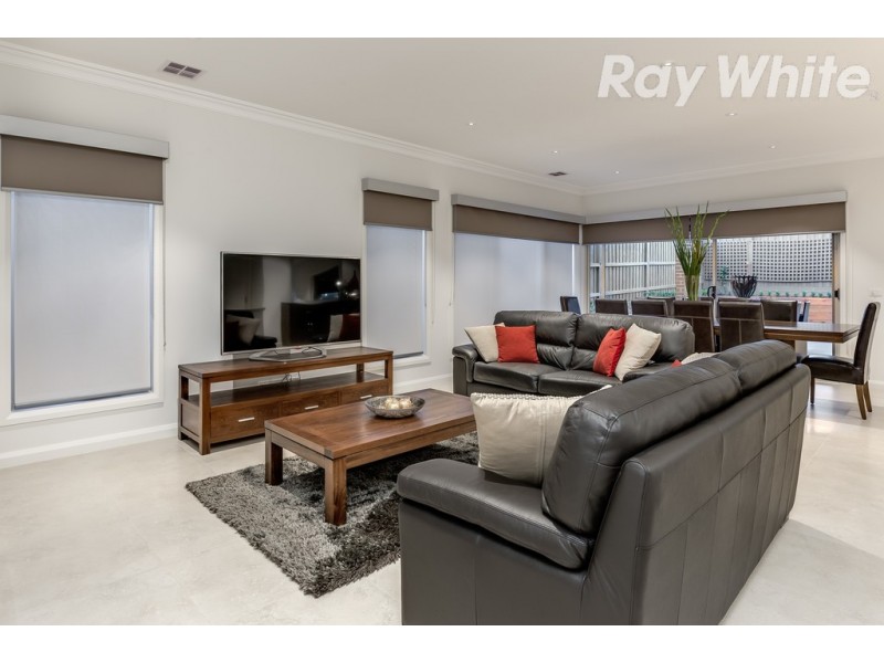 31 Cairn Drive, South Morang VIC 3752