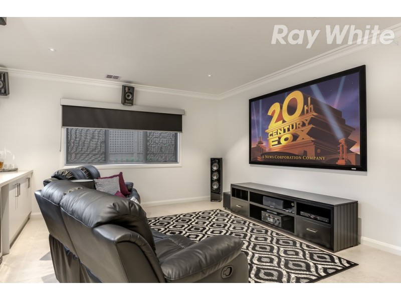 31 Cairn Drive, South Morang VIC 3752