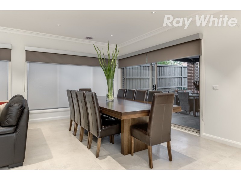 31 Cairn Drive, South Morang VIC 3752