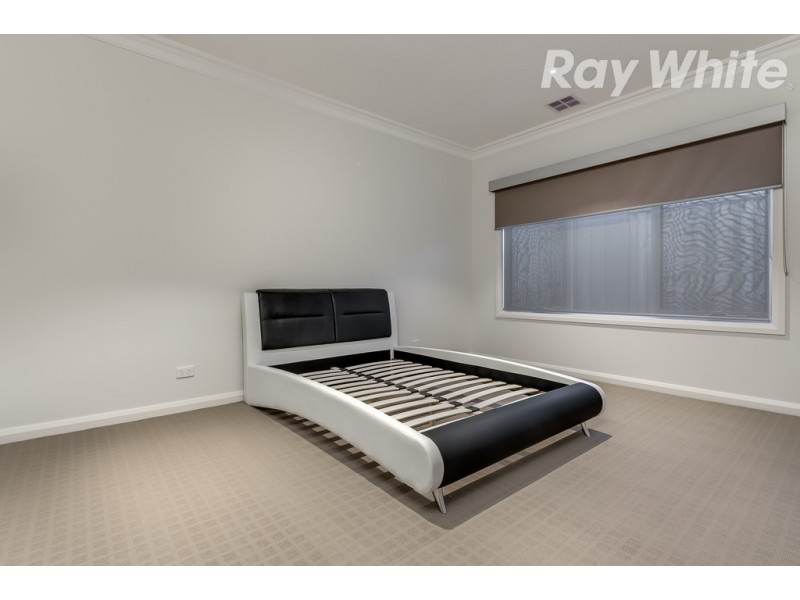 31 Cairn Drive, South Morang VIC 3752