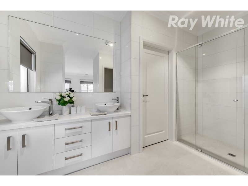 31 Cairn Drive, South Morang VIC 3752