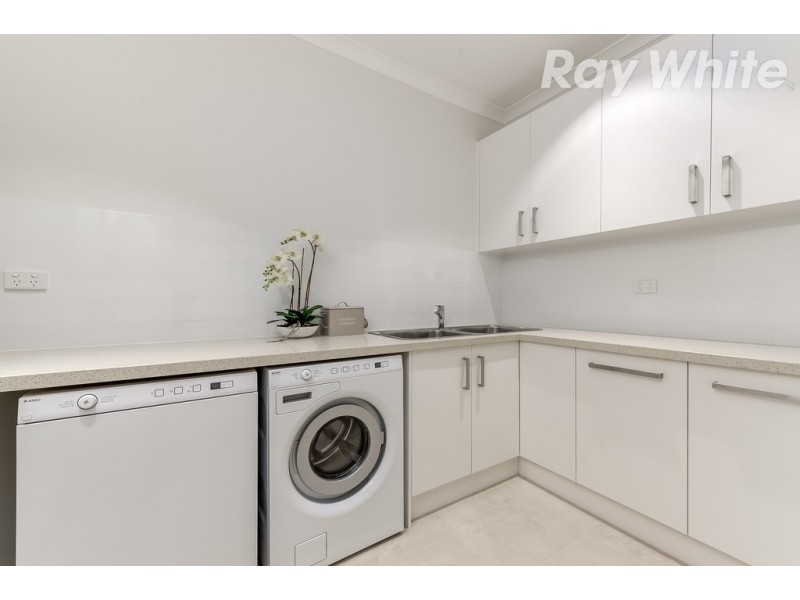 31 Cairn Drive, South Morang VIC 3752