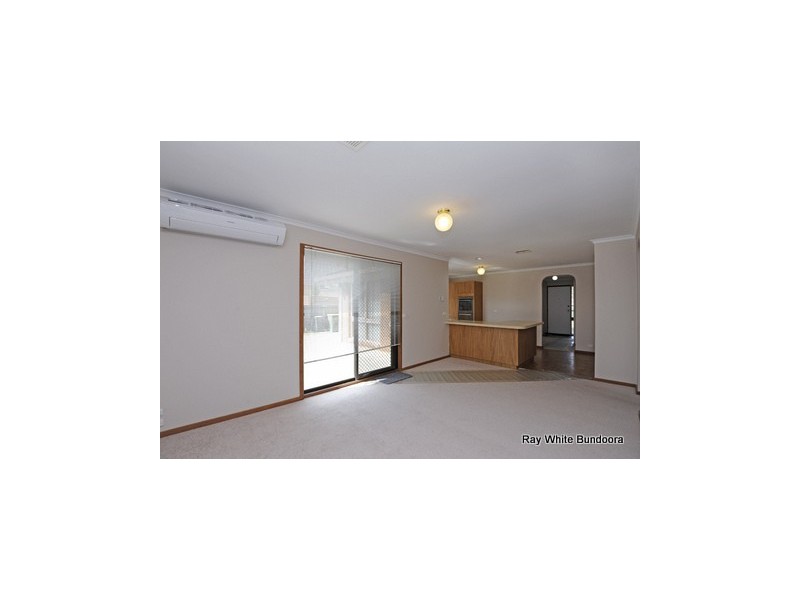 18 Sieben Close, Mill Park VIC 3082