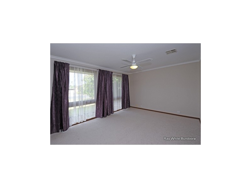 18 Sieben Close, Mill Park VIC 3082