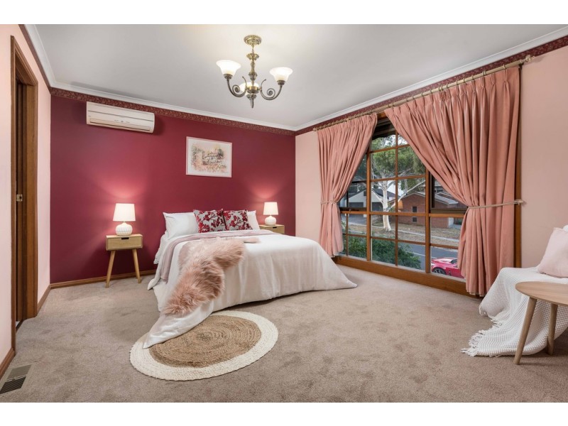 23 Edmund Rice Parade, Watsonia North VIC 3087