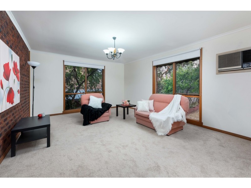 23 Edmund Rice Parade, Watsonia North VIC 3087