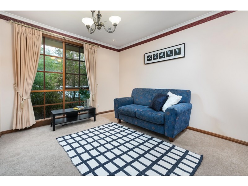 23 Edmund Rice Parade, Watsonia North VIC 3087