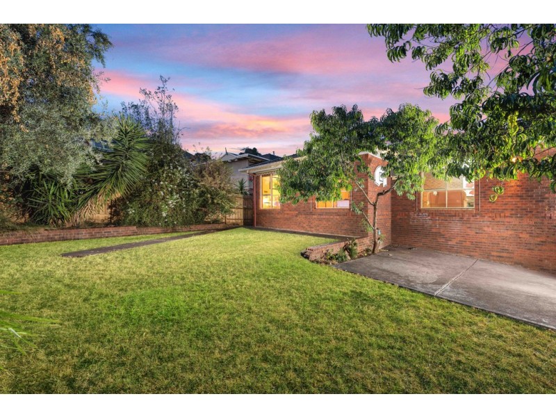 23 Edmund Rice Parade, Watsonia North VIC 3087