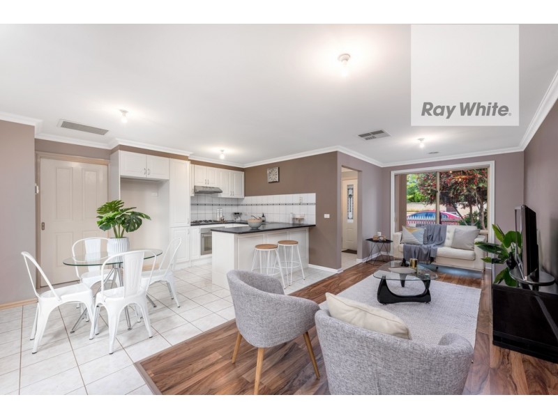 9 Conifer Close, Mill Park VIC 3082