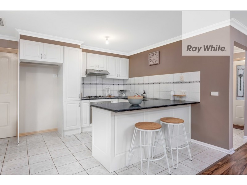 9 Conifer Close, Mill Park VIC 3082