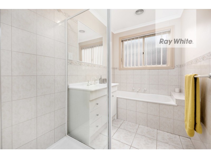 9 Conifer Close, Mill Park VIC 3082