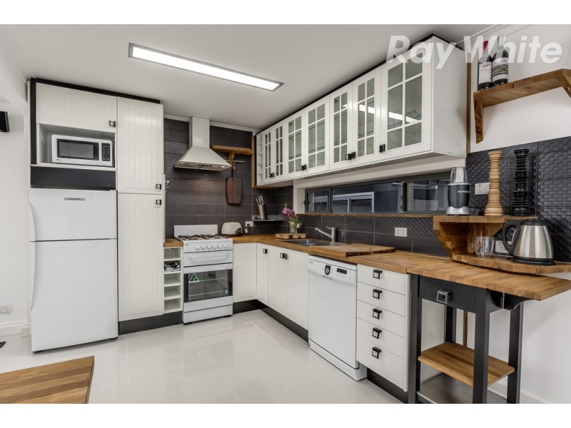 22 Eagle Avenue, Kingsbury VIC 3083