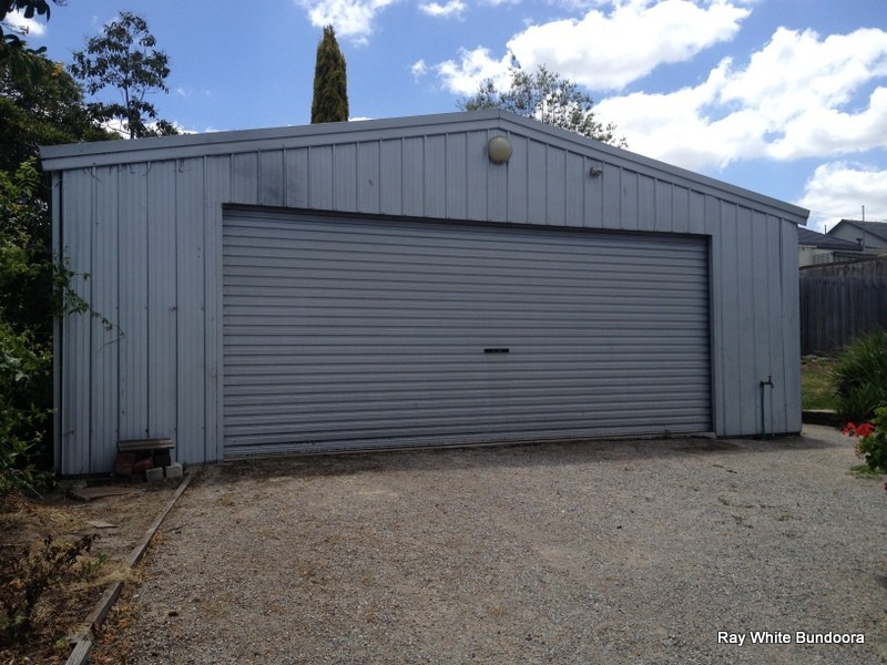 8 Dorrington Avenue, Reservoir VIC 3073