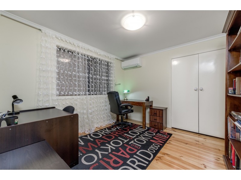 11 Gaze Court, Mill Park VIC 3082