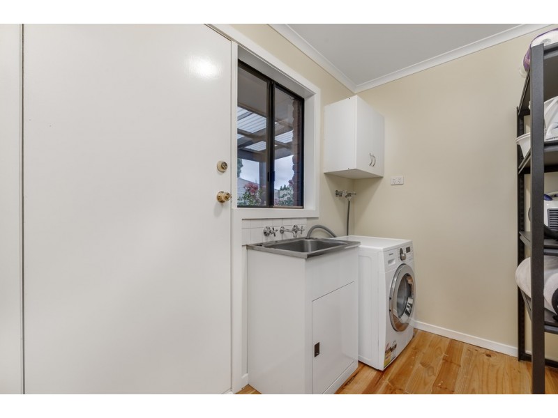 11 Gaze Court, Mill Park VIC 3082