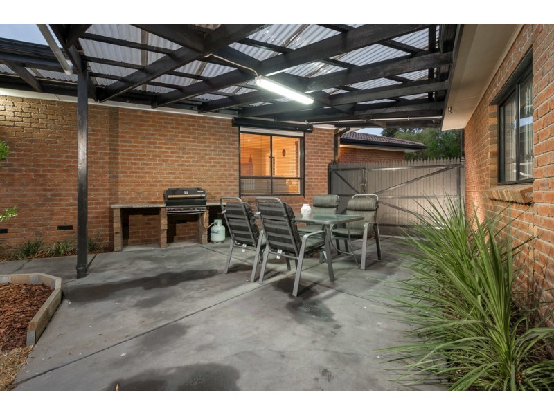 11 Gaze Court, Mill Park VIC 3082