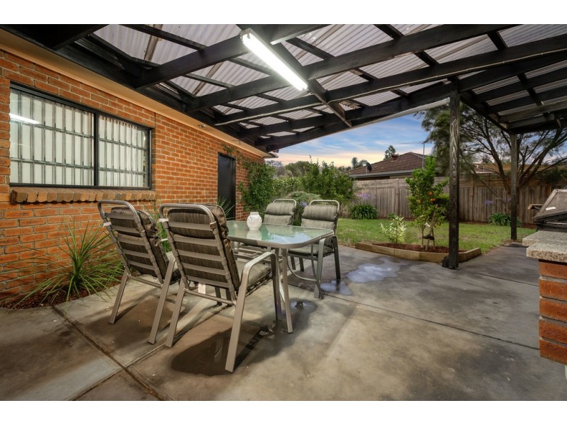11 Gaze Court, Mill Park VIC 3082