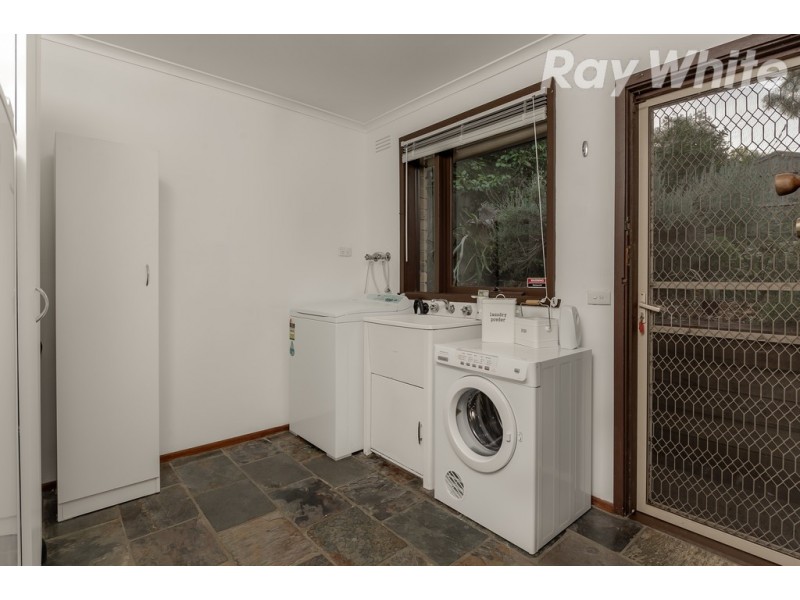 19 Michelle Avenue, Watsonia North VIC 3087